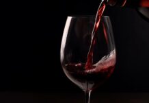 Farbton von Rotwein rotwein farbe